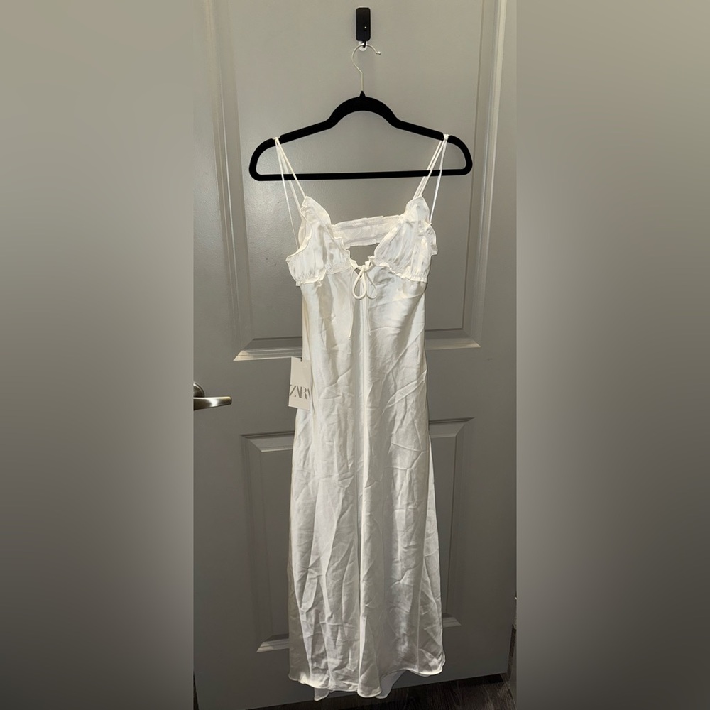 RUFFLED SATIN EFFECT MIDI DRESS